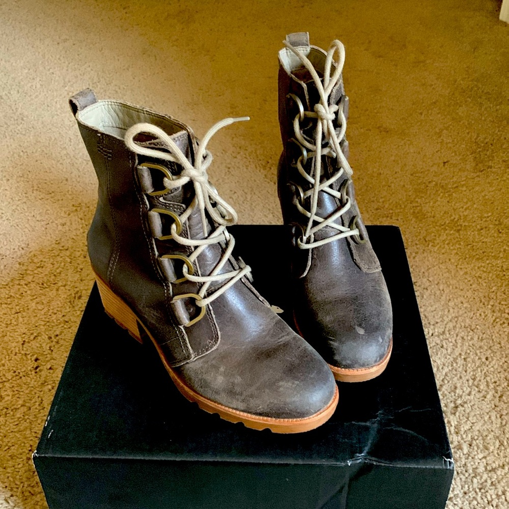 Sorel Cate Lace boot